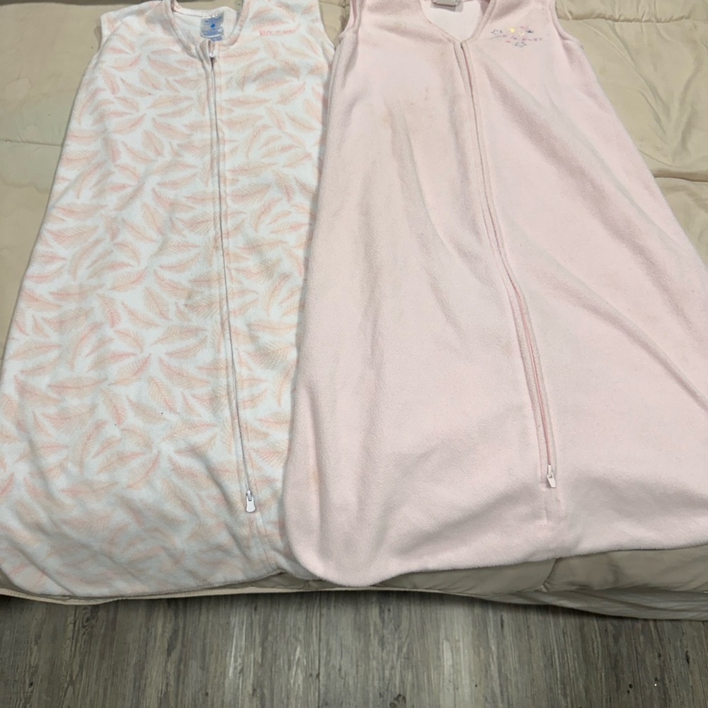 Girls Zip-Up Sleeper Sack Set in Soft Pink and Feather Print